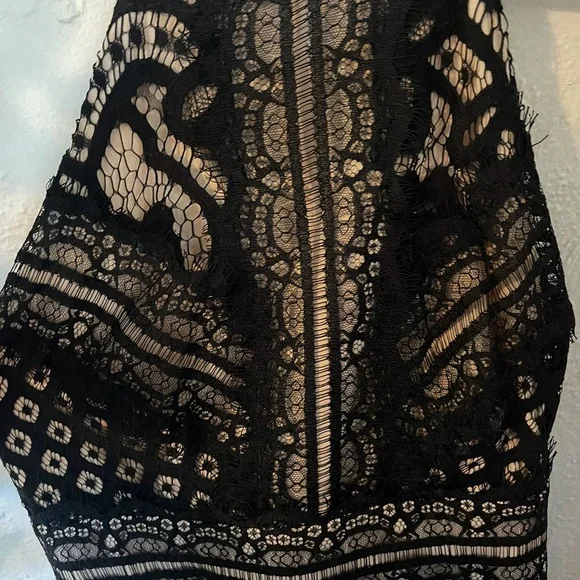 LULU’S Elegant Black Lace Dress - Picture 3 of 6